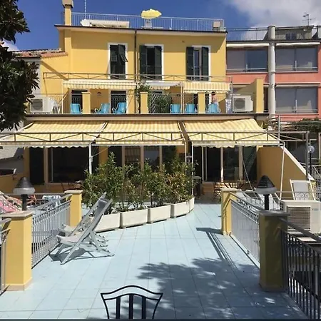 Cielo E Mare - La Valletta Apartment Moneglia