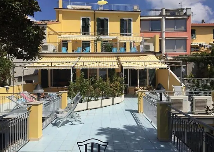 Cielo E Mare - La Valletta Apartman Moneglia